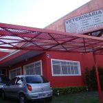 Fechada e estacionamento Zoo Parque Clínica Veterinária